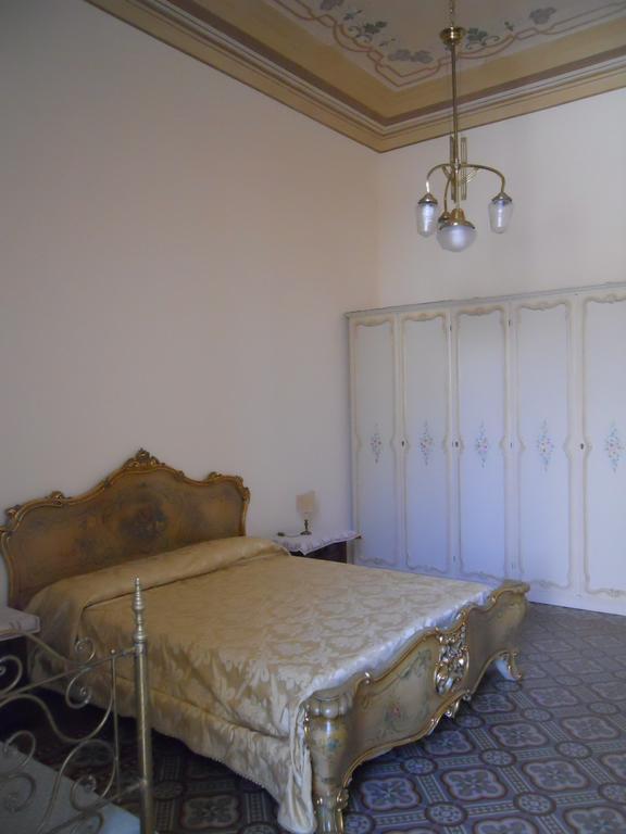Bed and Breakfast Borgo Due Mari Таранто Номер фото
